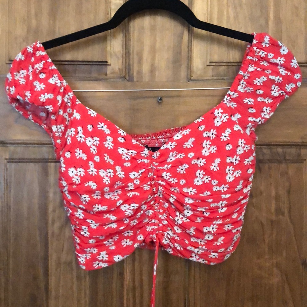 Zara crop top. Off the shoulder. Size small.